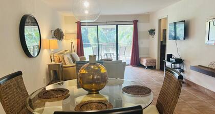 Elegant 2BR Golf View Condo w/ Upgraded Kitchen, Patio & King Suite |Saddlebrook Resort Amenities