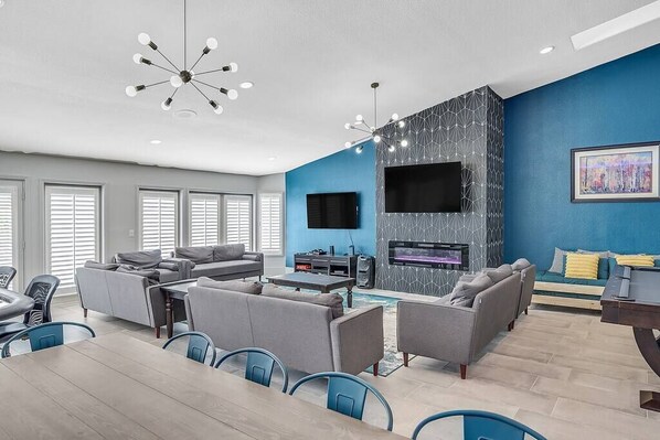 TV, fireplace, ping pong, stereo