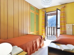 2 bedrooms