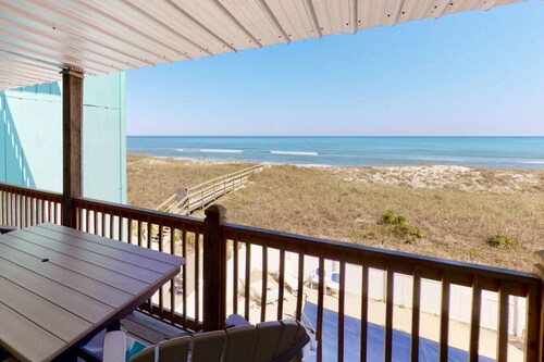 Weekly + Monthly Off Season Discounts! Oceanfront Condo, Great Views, Pool, Beach, Walk to Boardwalk