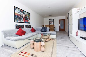 TV - Ferienwohnung Wellenrauschen - Ferienwohnung Wellenbrecher und Wellenrauschen (Esens)