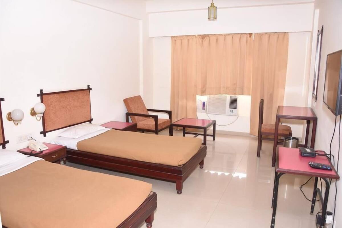 Desk, blackout curtains, free WiFi, bed sheets