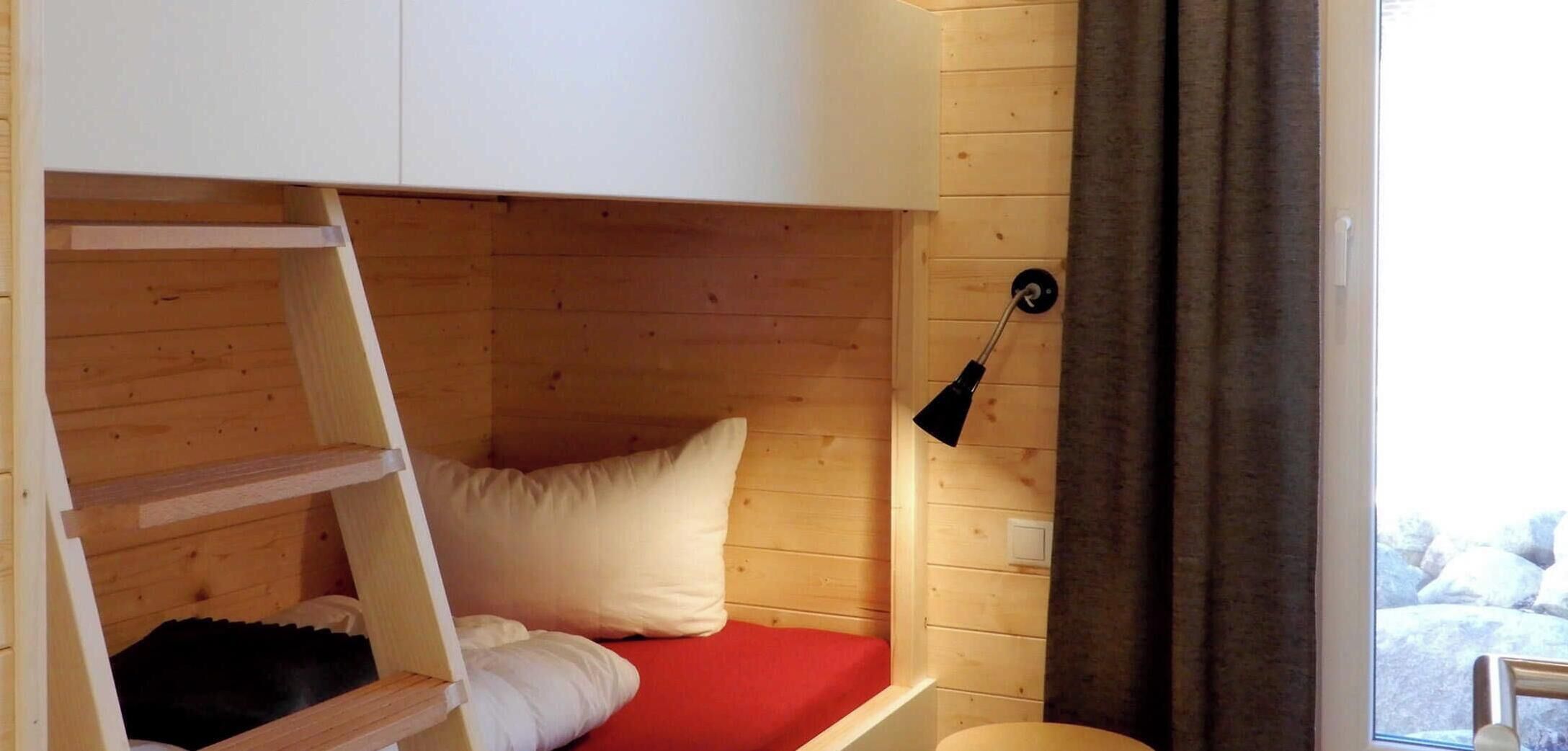 3 bedrooms, travel crib, WiFi