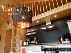 Unclassified image, 4 of 24, button