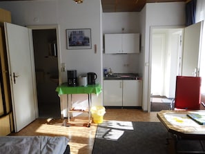 1 habitación y ropa de cama 