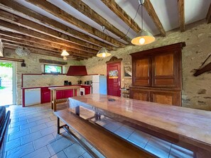 Køleskab, mikrobølgeovn, opvaskemaskine