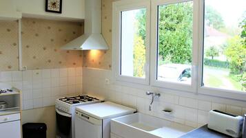 Réfrigérateur, micro-ondes, four, lave-vaisselle