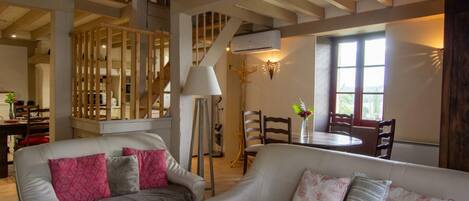 TV, fireplace, table tennis