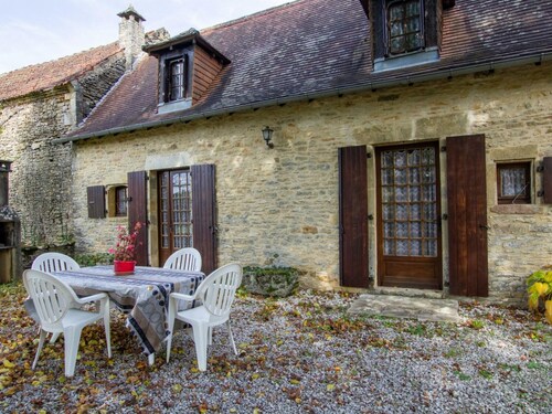 Maison de campagne avec cheminée, animaux acceptés, près de Sarlat
