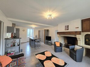 Televisión, mesa de ping pong