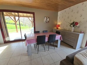 Dining - House with Fireplace, Terrace and Wifi near Domme (Domme)