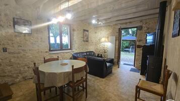 Télévision, cheminée