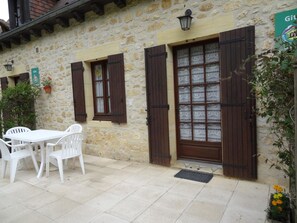 Outdoor dining - Semi-detached house 2 beds near Domme, Wifi, parking (Domme)