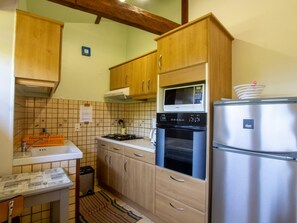 Kühlschrank, Mikrowelle, Ofen, Hochstuhl