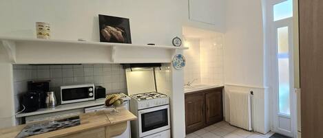 Réfrigérateur, micro-ondes, four, lave-vaisselle