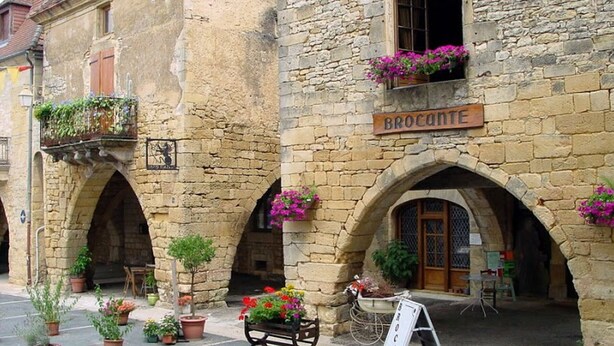Unclassified image, 1 of 22, button - House with rooftop terrace in the heart of Périgord (Villefranche-du-Périgord)