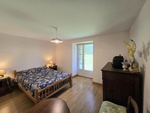 3 bedrooms, Internet