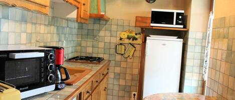 Kühlschrank, Mikrowelle, Ofen