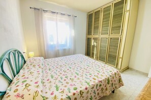 2 bedrooms, iron/ironing board