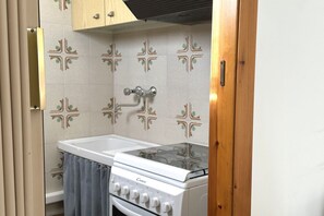 Douche, bidet, serviettes fournies