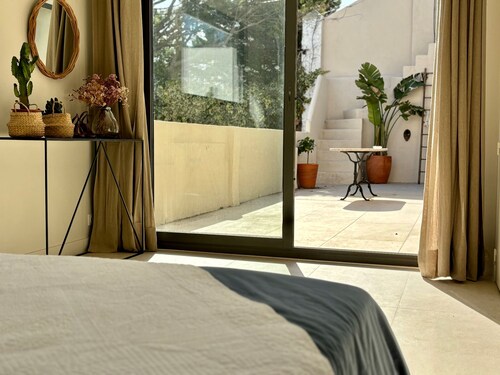 Bright family home facing the sea: air conditioning, terrace, calanques