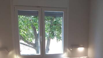 2 slaapkamers, een strijkplank/strijkijzer, wifi