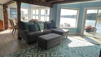 Smart-TV, Kamin, Videothek