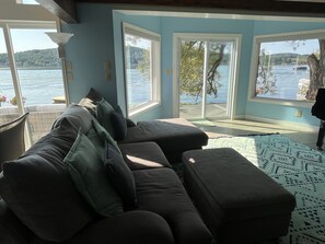 Älytelevisio, takka, videokirjasto