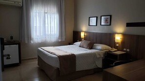 Superior Double Room | Minibar, individually decorated, blackout curtains, soundproofing - Hotel Alvorada (Concordia)