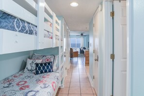 1 bedroom, iron/ironing board, free WiFi, bed sheets - Awesome Beachfront Condo! Clearwater 1B (Gulf Shores)