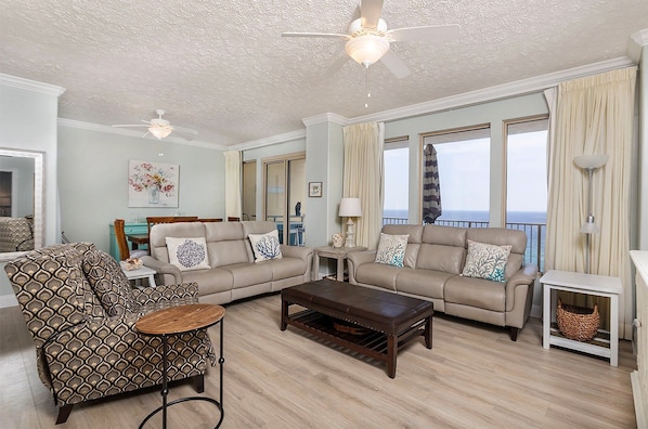 Condo, 2 Bedrooms