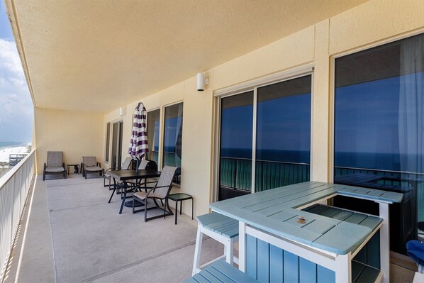 Condo, 2 Bedrooms | Outdoor dining