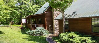 A Cowpoke's Dream 3 Bedroom Cabin by RedAwning