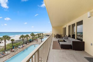 Property grounds - Astonishing Beacfront Condo with 360 sqft Balcony Facing the Ocean - Unit 0302 by RedAwning (Panama City Beach)