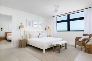 6 bedrooms, in-room safe, iron/ironing board, free WiFi - Clevelander - Beachfront (Long Bay)