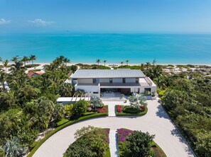 Exterior - Clevelander - Beachfront (Long Bay)