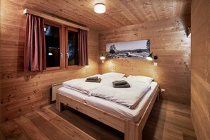 Bügeleisen/Bügelbrett, kostenloses WLAN, Bettwäsche