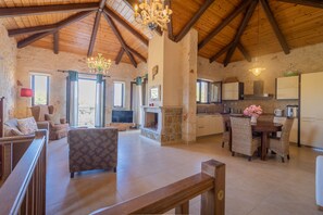 Smart TV, fireplace - Afrati villa (Zakynthos)