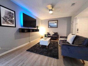 Smart TV - Modern ATX Getaway (Austin)