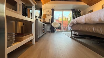 1 soverom, skrivebord, strykejern/-brett og wi-fi (inkludert)