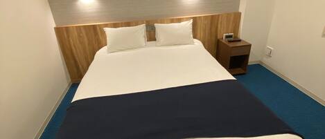 2 habitaciones, escritorio, wifi gratis y ropa de cama