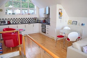 Microwave, dishwasher, toaster, cookware/dishes/utensils