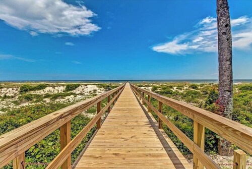 Amelia Island oceanfront home on Sandpiper Loop, amazing views & steps to ocean