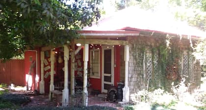 CARRIAGE HOUSE