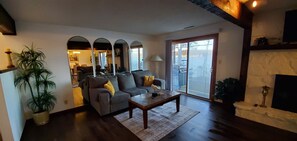 智能電視、壁爐