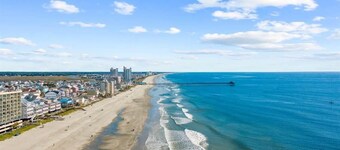 4 BR beach house 2 blocks from ocean in Cherry Grove! Dog friendly!