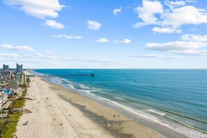 Beach nearby, sun-loungers, beach towels
