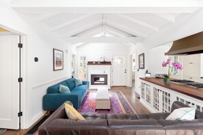 Smart TV, fireplace, DVD player, books