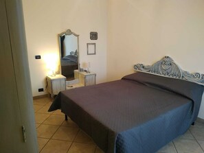 3 Schlafzimmer, Zimmersafe, Bügeleisen/Bügelbrett, Bettwäsche