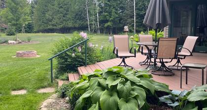 One Oak Vacation Rental - Lake Charlevoix Area